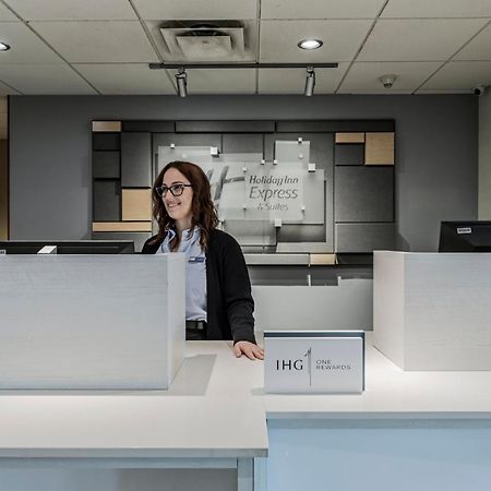 Holiday Inn Express Hotel & Suites Saint - Hyacinthe By Ihg Exterior photo