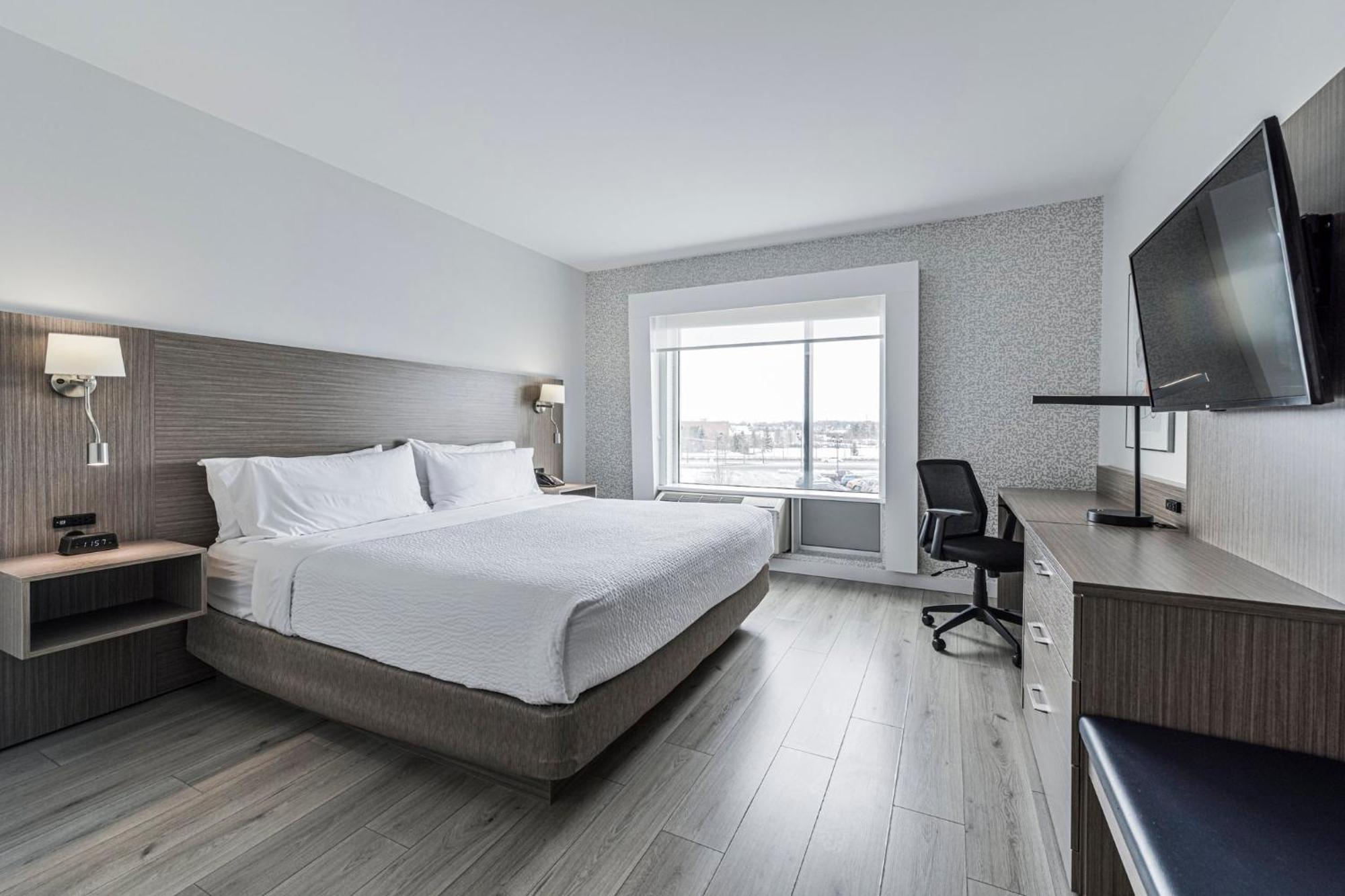 Holiday Inn Express Hotel & Suites Saint - Hyacinthe By Ihg Exterior photo