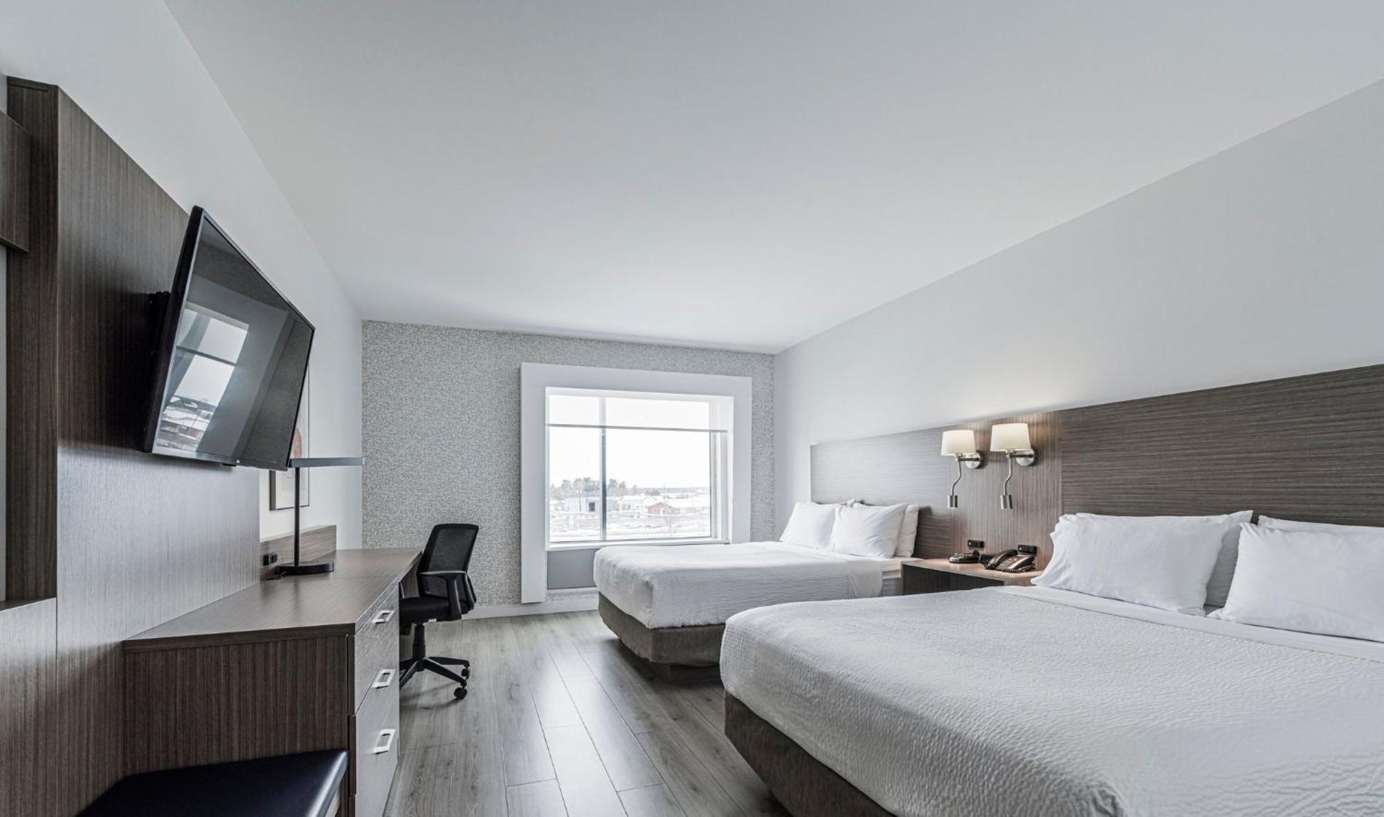 Holiday Inn Express Hotel & Suites Saint - Hyacinthe By Ihg Exterior photo