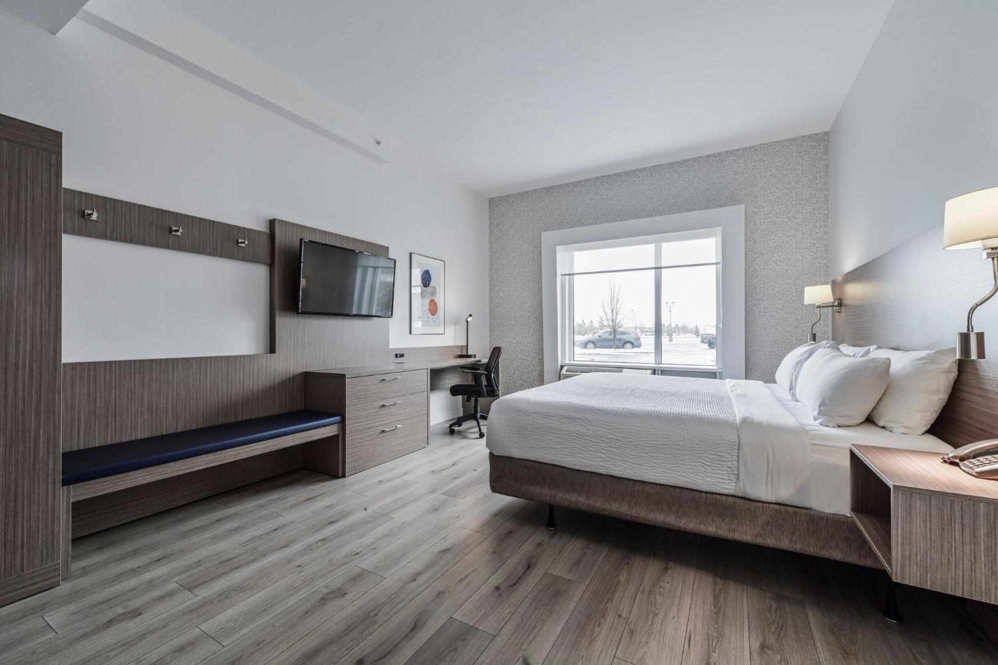 Holiday Inn Express Hotel & Suites Saint - Hyacinthe By Ihg Exterior photo