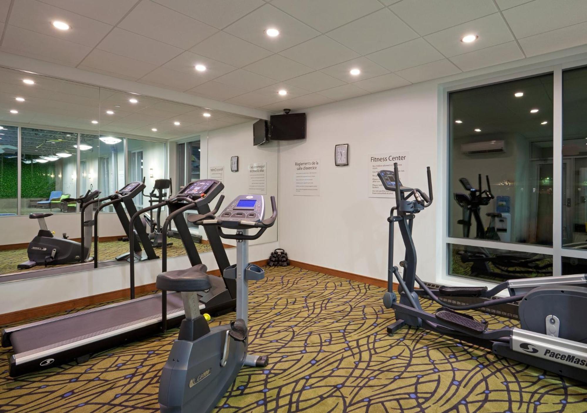 Holiday Inn Express Hotel & Suites Saint - Hyacinthe By Ihg Exterior photo