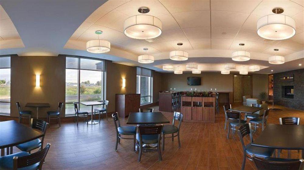 Holiday Inn Express Hotel & Suites Saint - Hyacinthe By Ihg Exterior photo