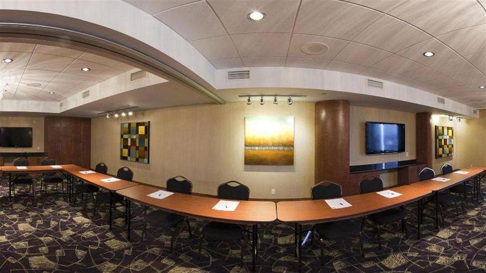 Holiday Inn Express Hotel & Suites Saint - Hyacinthe By Ihg Exterior photo